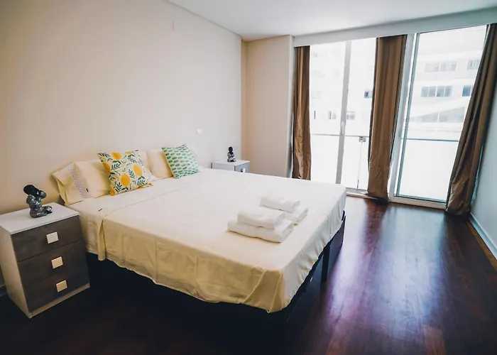 Centrum アパート フンシャル